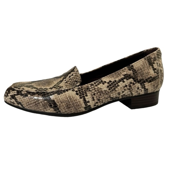 Clarks Juliet Lora Taupe Faux Leather Reptile Snake Print Slip On Loafers Size 7 - Picture 1 of 11
